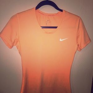 Nike women’s shirt